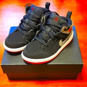 Jordan 1 Mid